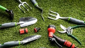 10 Χρήσιμα Εργαλεία Κήπου για τις Εργασίες του Αύγουστου